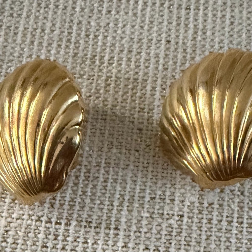 Vintage-Inspired Gold & Emerald Green Cabochon Clip-On Earrings - Women Jewelry - Picture 6 of 9